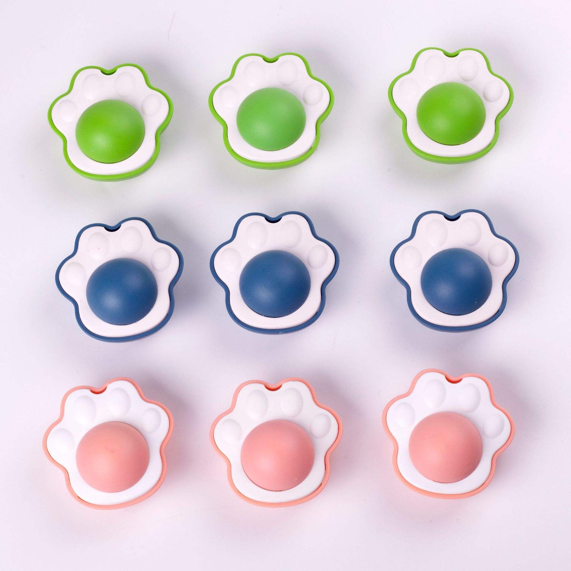 Wholesale Pet Toys Safe Non-toxic Clean Interactive Cat Chew Plastic Catnip Balls Claw Print Polygonum Gall Fruit Cat Mint
