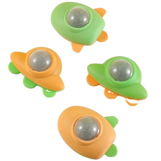 2023 Wholesale Hot Green Catnip Toy Rocket Airship Shape Can Rotate Plastic Ball Chewing Clean Teether Toy