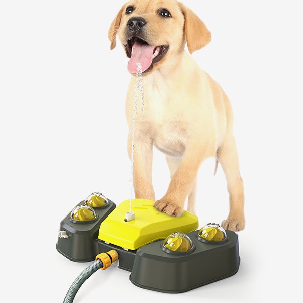 2023 New Wholesale Automatic Outdoor Garden Pet Pedal Water Dispenser Shower Head Summer Water Toys