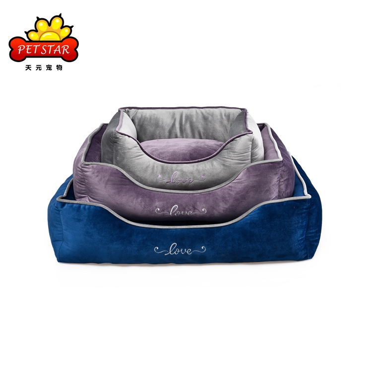 Non-slip Bottom Soft Short Plush Designer Memory Foam Washable Dog Bed