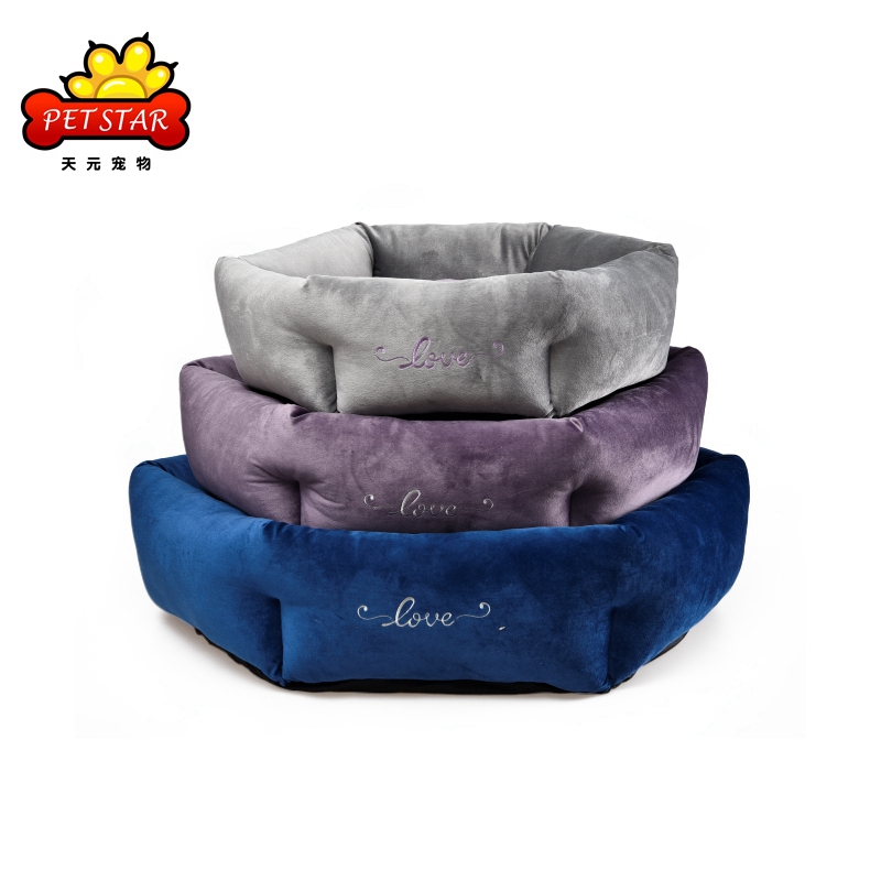 Lavender Scent Super Soft Short Plush Washable Eco Friendly Luxury Dog Sofa Bed With Non-slip Bottom