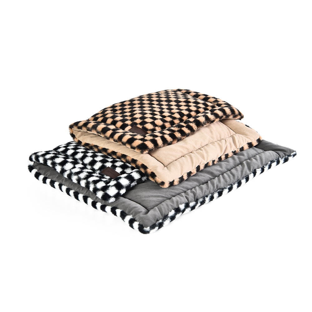 Machine Washable Soft Comfortable Chess Theme Stylish Design Pet Dog Bed Mat