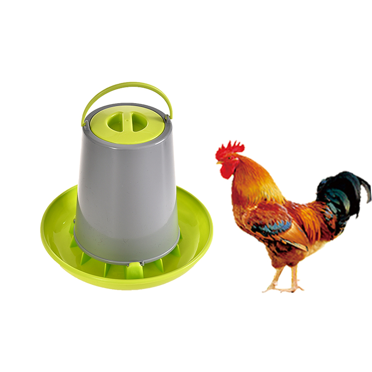 2022 New Popular Special Design Sustainable Green Chicken Farm House Poultry Chicken Food Feeder
