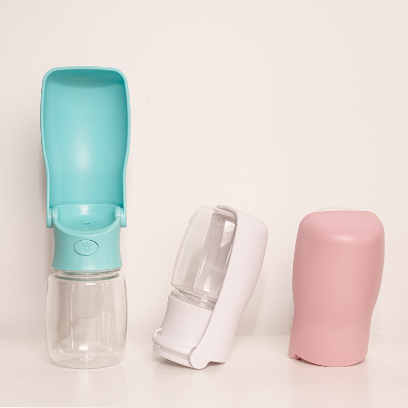 Manufacturer Wholesale Carrier Pink Blue White Portable Dog Water Bottle Foldable Pet Supplier