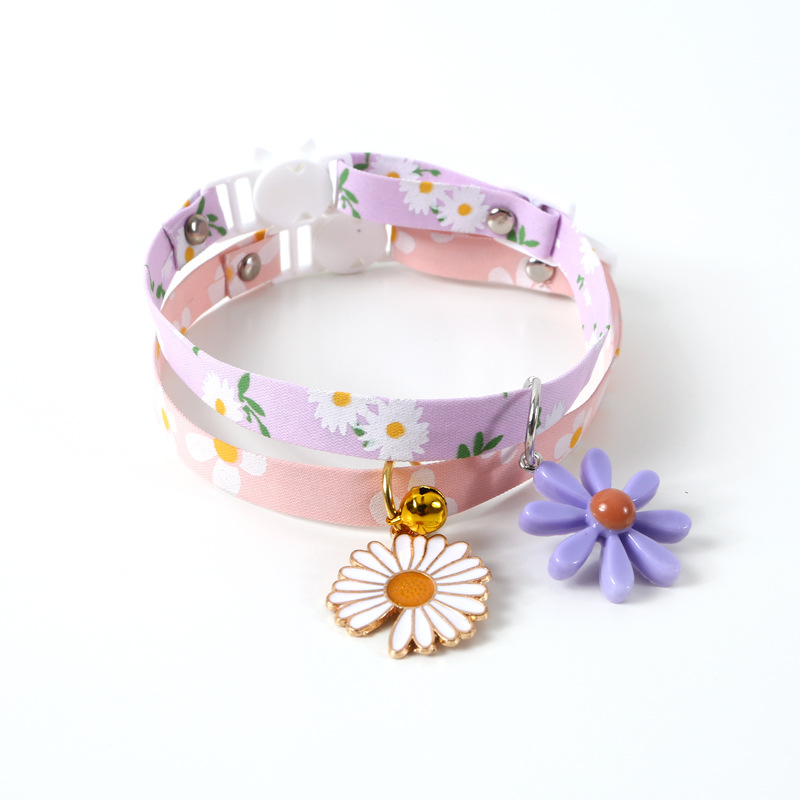 Amazon Pet Dog Collar Insect Repellent Little Daisy Shape Pet Necklace Adjustable Pet Collar Supplies