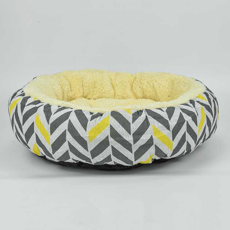 Comfortable Winter Warmer Travel Pet Bed Dogs Cats