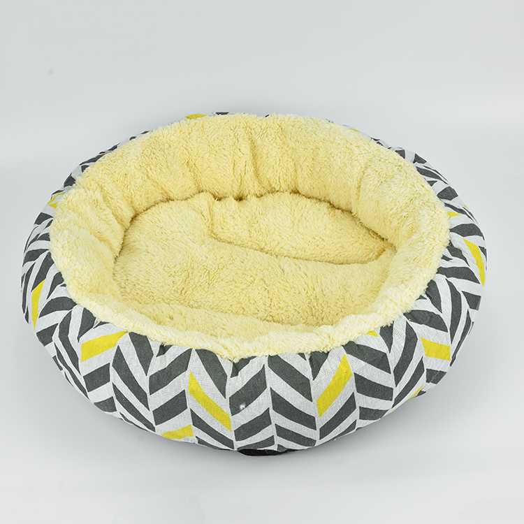 Comfortable Winter Warmer Travel Pet Bed Dogs Cats