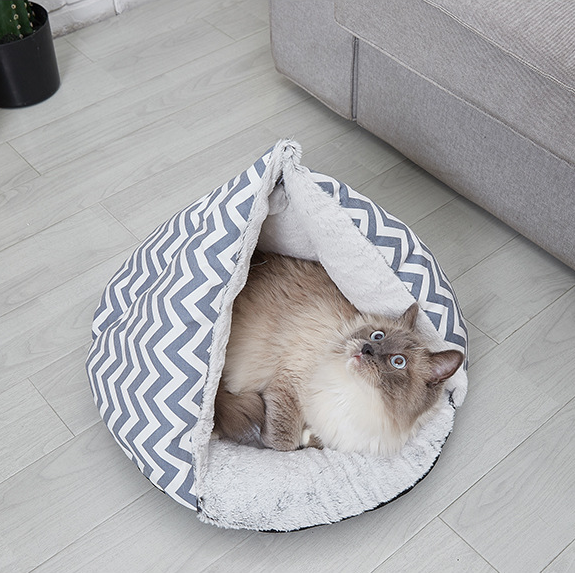 Goodluckpet Triangle Soft Plush Cat Bed Cave
