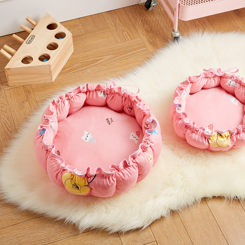 MOQ 1 Producttwo Way Use Comfort Textured Cute Round Flower Shape Wool Warm Dog Beds Mat Accessories Pet Bed