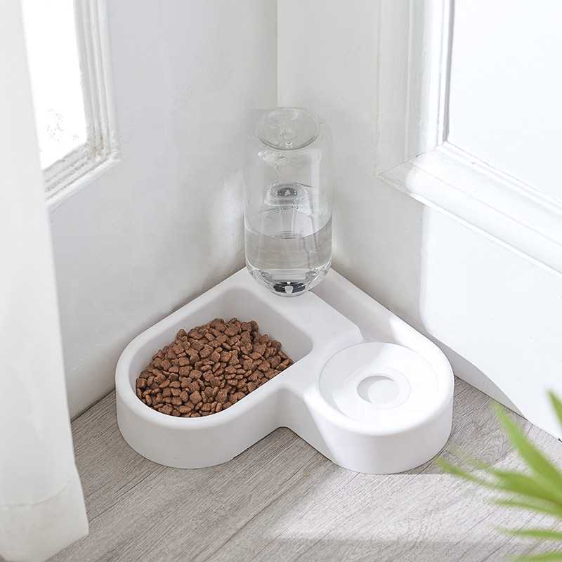 Automatic Water Bottle Dispenser Portable Dog Cat Food Water Dispenser Feeding Bowl With Heart Shape