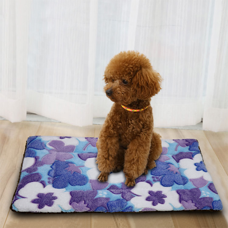 Soft Dog Bed Flannel Thickened Pet Mat Warm Sleeping Blanket Dog Cat Sofa Cushion Winter Warm Portable Coral Fleece Mat Cover