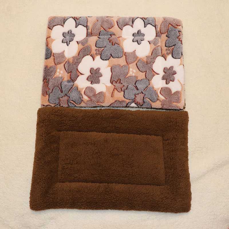 Soft Dog Bed Flannel Thickened Pet Mat Warm Sleeping Blanket Dog Cat Sofa Cushion Winter Warm Portable Coral Fleece Mat Cover